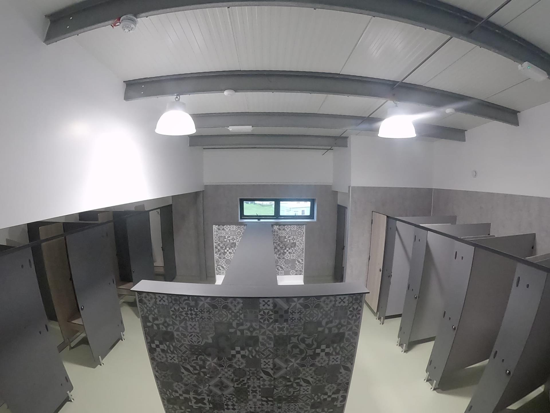 Toilets & Showers 